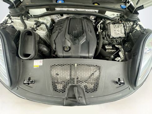 Used 2023 Porsche Macan Turbo AWD/4WD image 34