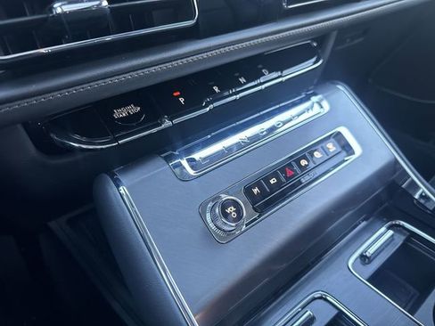 New 2026 Lincoln Aviator AWD image 20