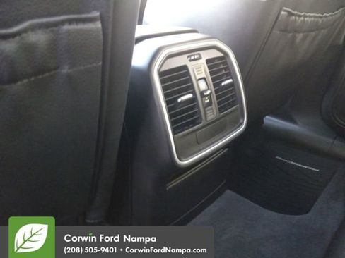 Used 2015 Porsche Macan Turbo image 26