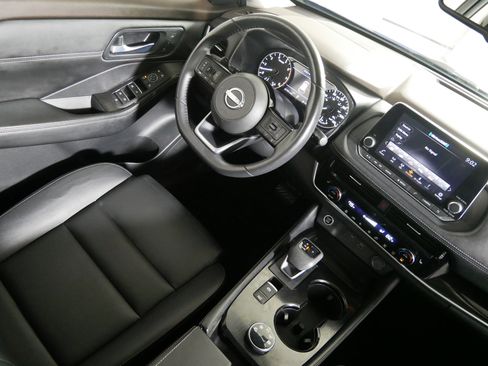 Used 2023 Nissan Rogue SL AWD/4WD image 9