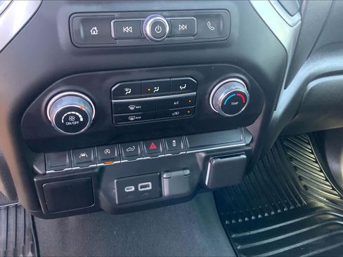 Used 2022 Chevrolet Silverado 1500 Custom AWD/4WD image 35