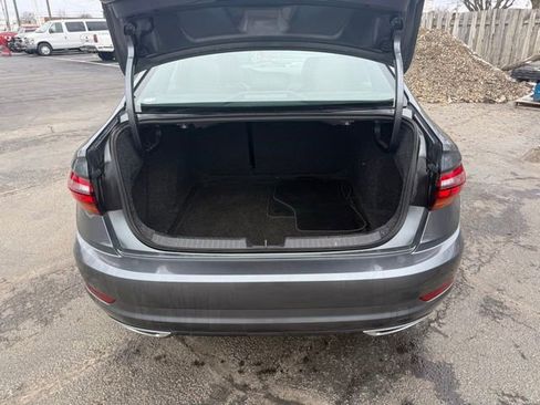 Used 2019 Volkswagen Jetta R-Line image 18