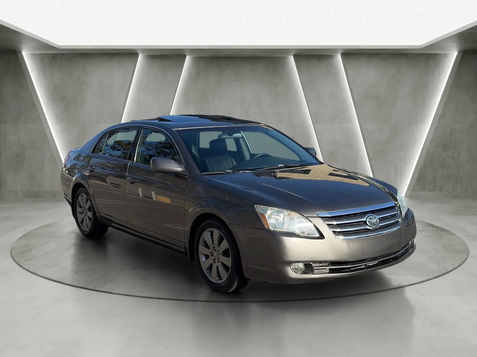 Used 2005 Toyota Avalon Touring FWD image 9