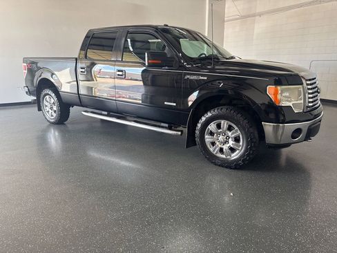 Used 2011 Ford F150 XLT w/ XTR Pkg image 2