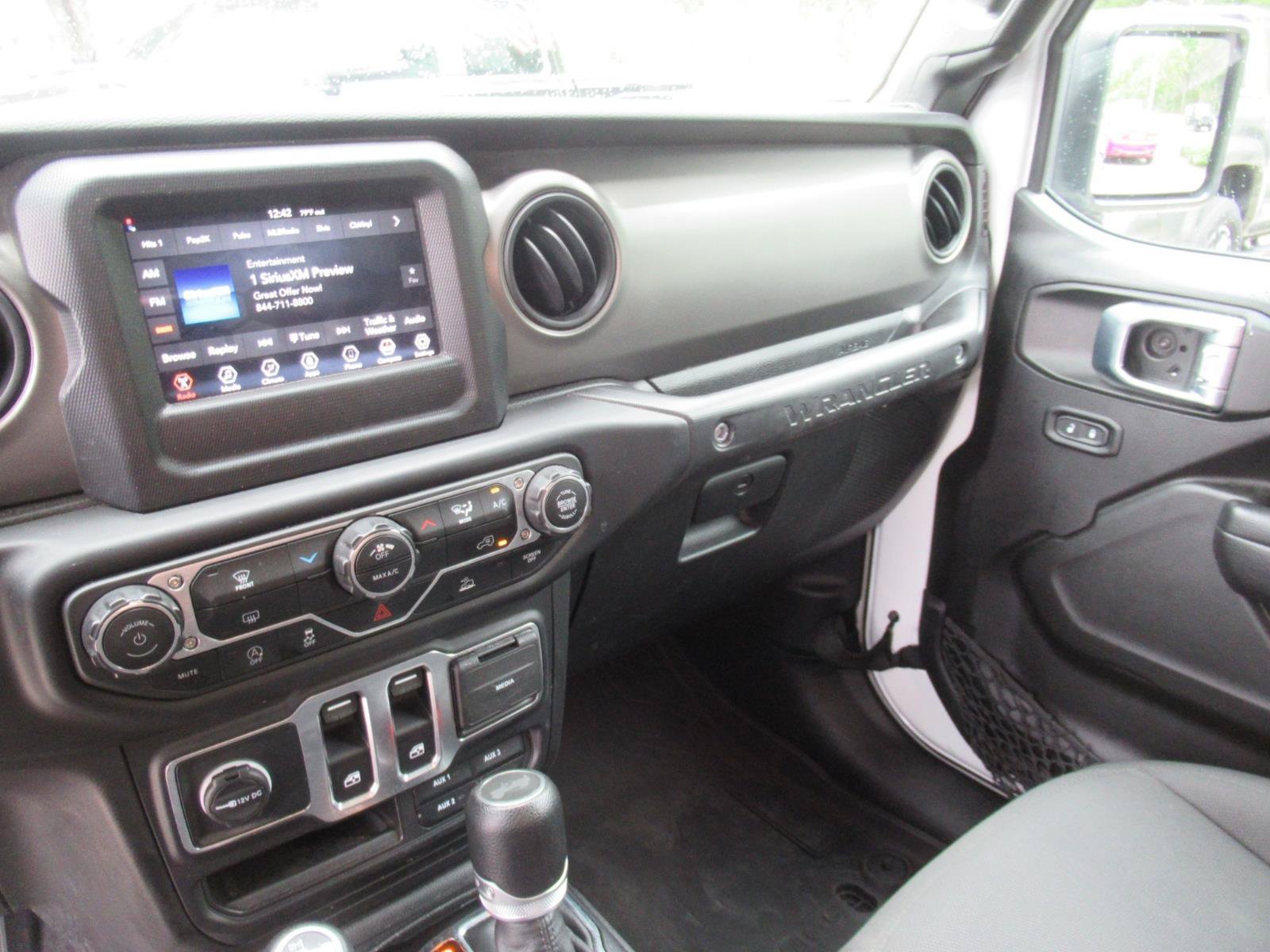 Used 2022 Jeep Wrangler Sport AWD/4WD image 13