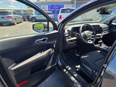Used 2023 Kia Sportage LX FWD image 19