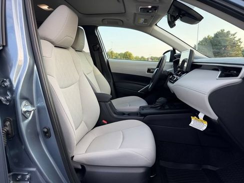 Certified 2026 Toyota Corolla Cross LE w/ Moonroof Package AWD/4WD image 18