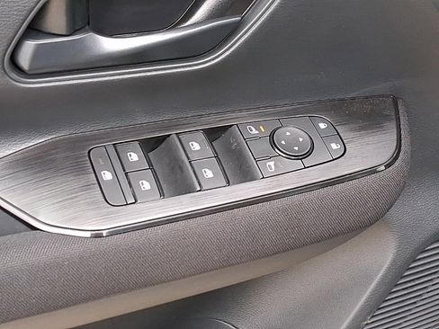 New 2026 Nissan Kicks S image 16