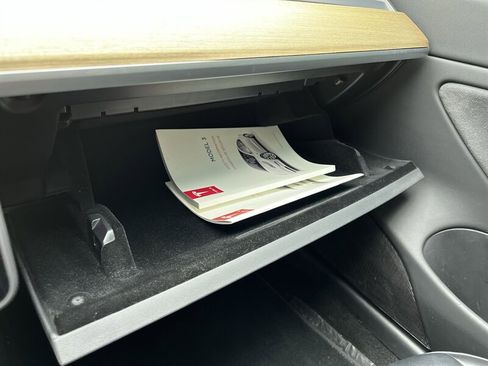 Used 2018 Tesla Model 3 Long Range RWD image 31