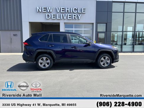 Used 2025 Toyota RAV4 XLE AWD/4WD image 10
