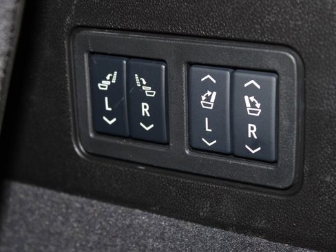 Used 2025 Cadillac XT6 Premium Luxury image 18