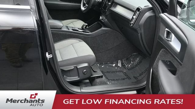 Used 2024 Volvo XC40 B5 Core AWD/4WD image 11