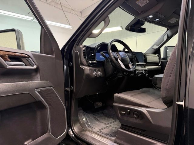 Used 2024 GMC Sierra 2500 SLE w/ SLE Convenience Package AWD/4WD image 8