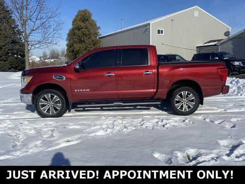 Used 2017 Nissan Titan SL image 2