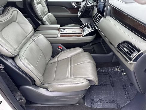 Certified 2024 Lincoln Navigator Black Label AWD/4WD image 32