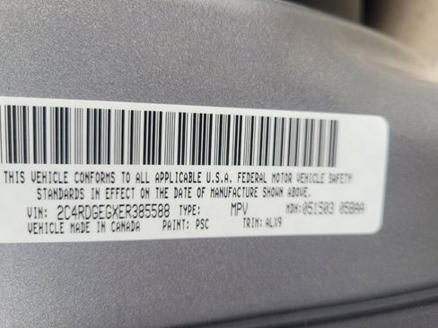 Used 2014 Dodge Grand Caravan R/T image 33