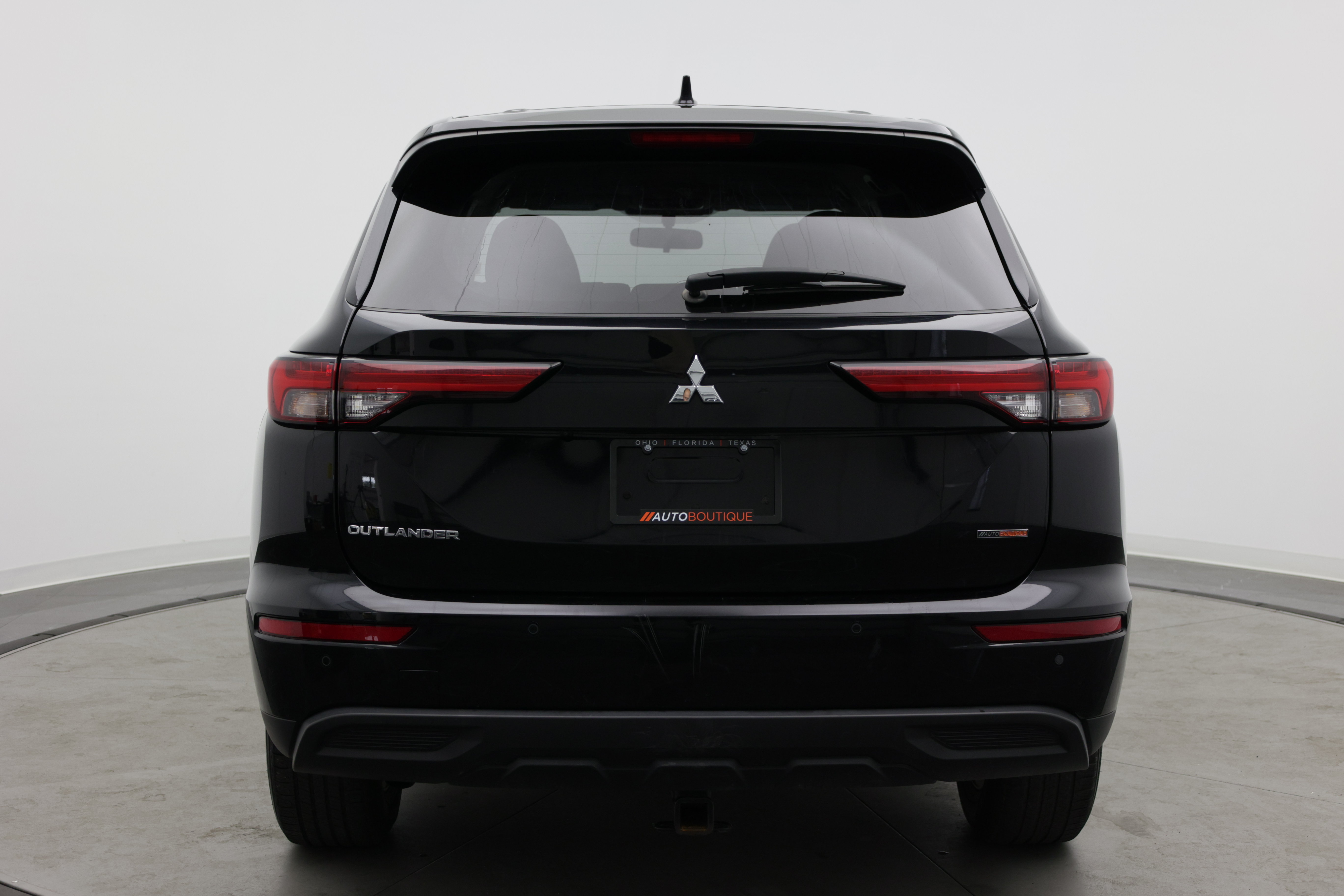 Used 2024 Mitsubishi Outlander ES FWD image 6