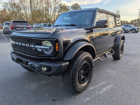 Used 2023 Ford Bronco Wildtrak image 8