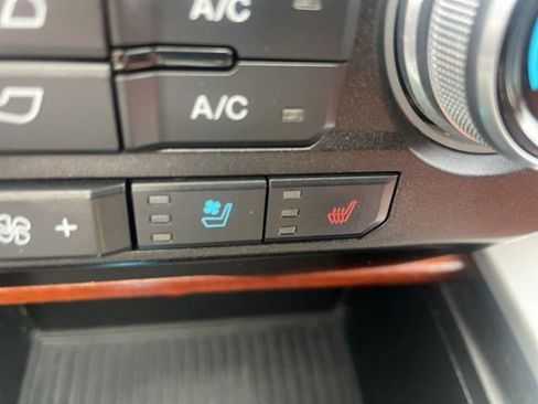 Used 2020 Ford F150 King Ranch w/ Equipment Group 601A Luxury AWD/4WD image 32