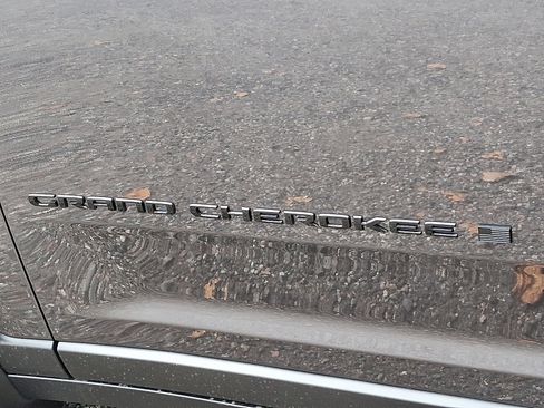 New 2025 Jeep Grand Cherokee Altitude image 15