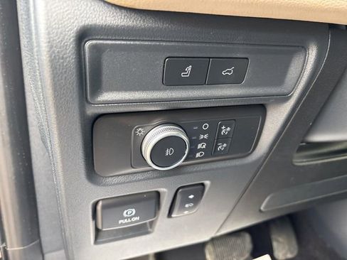 Used 2022 Ford Expedition Limited image 15