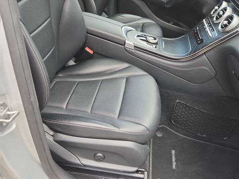 Used 2017 Mercedes-Benz GLC 300 4MATIC image 16