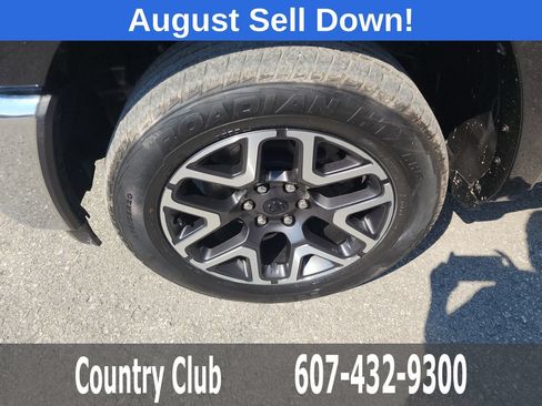 Used 2025 RAM 1500 Laramie AWD/4WD image 32