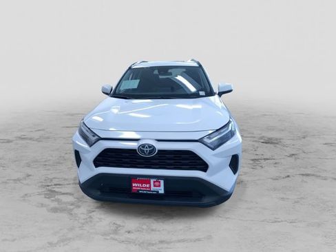 Used 2025 Toyota RAV4 XLE AWD/4WD image 5