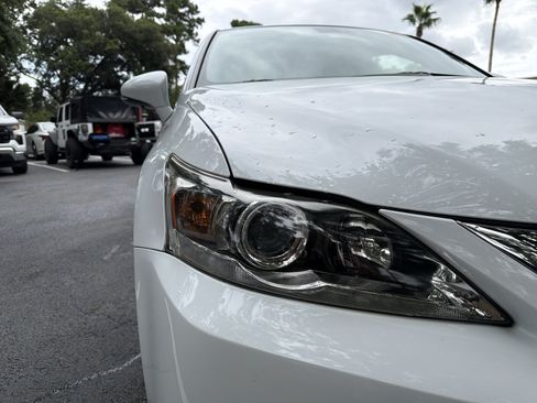 Used 2015 Lexus CT 200h w/ Navigation Package FWD image 12