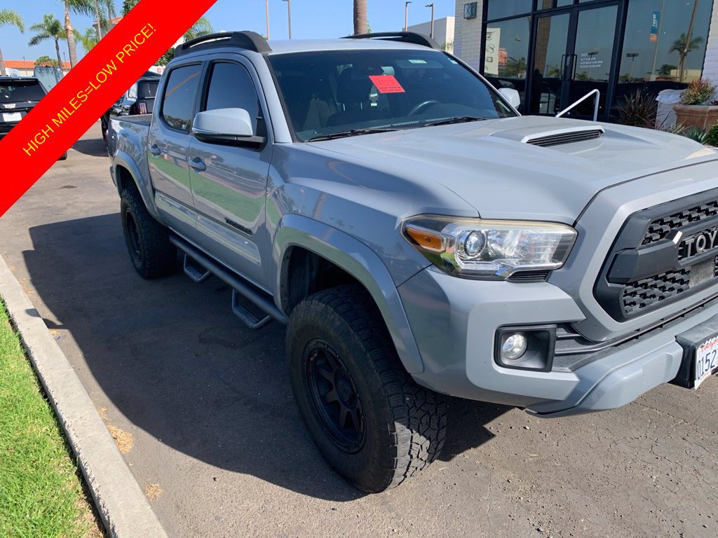 Used 2018 Toyota Tacoma TRD Sport RWD image 4