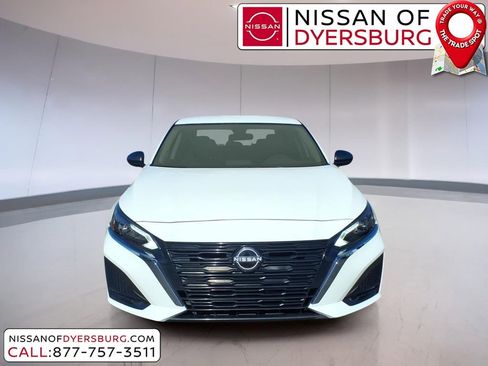 Used 2025 Nissan Altima 2.5 SV FWD image 8