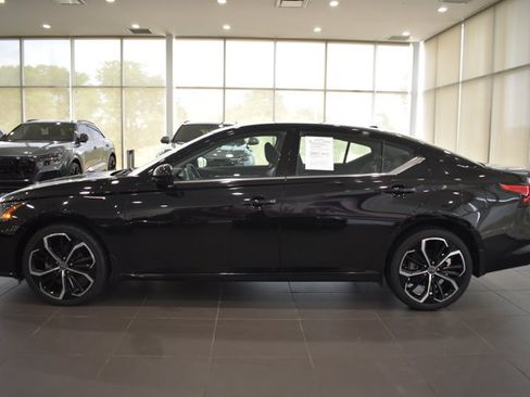 Used 2023 Nissan Altima 2.5 SR AWD/4WD image 4