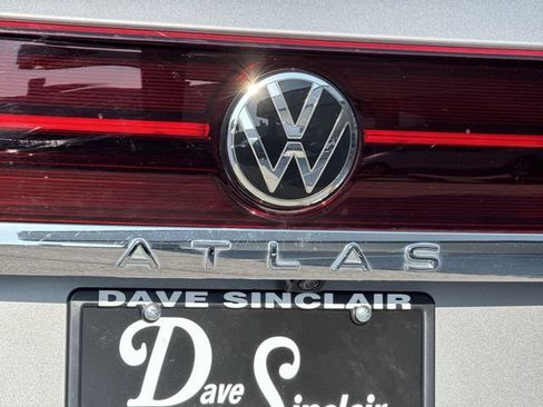 Used 2024 Volkswagen Atlas SEL Premium R-Line AWD/4WD image 31
