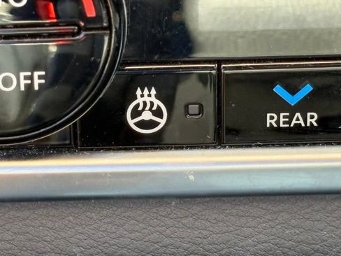 Certified 2023 Nissan Rogue Platinum w/ Platinum Premium Package AWD/4WD image 18