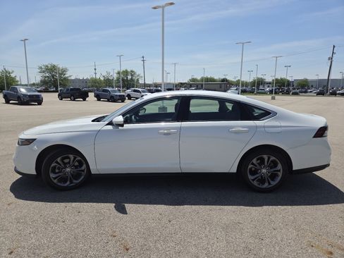 Used 2023 Honda Accord EX image 14