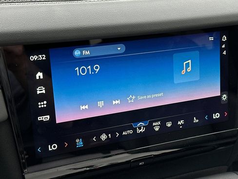 New 2025 Lincoln Navigator L Reserve w/ Jet Appearance Package image 18