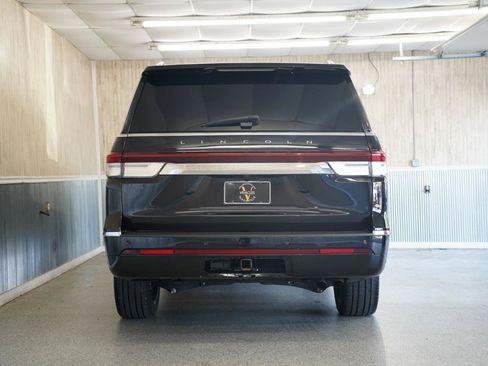 Used 2024 Lincoln Navigator L Reserve AWD/4WD image 8