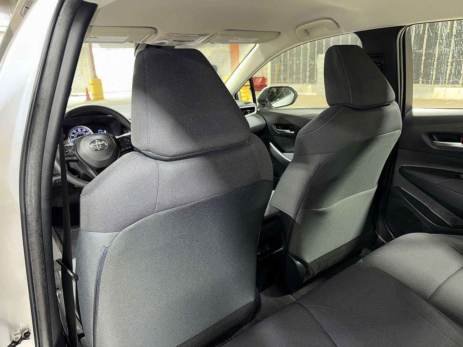 Used 2021 Toyota Corolla LE w/ Carpet Mat Package (TMS) FWD image 26