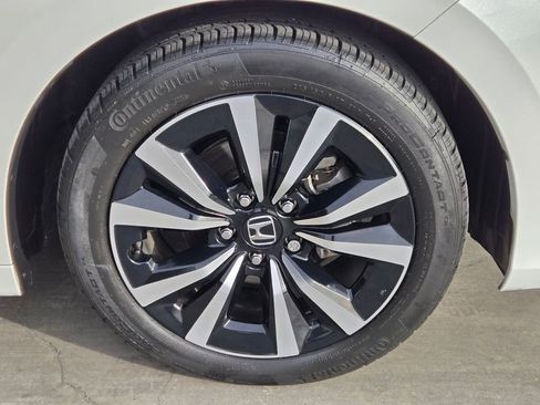 Used 2023 Honda Civic EX-L image 9