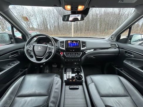 Used 2017 Honda Pilot Touring image 24