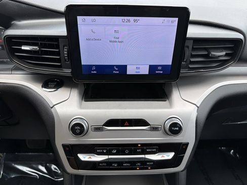 Certified 2023 Ford Explorer XLT RWD image 21