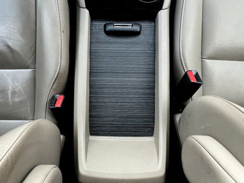 Used 2016 Honda Pilot Touring image 25