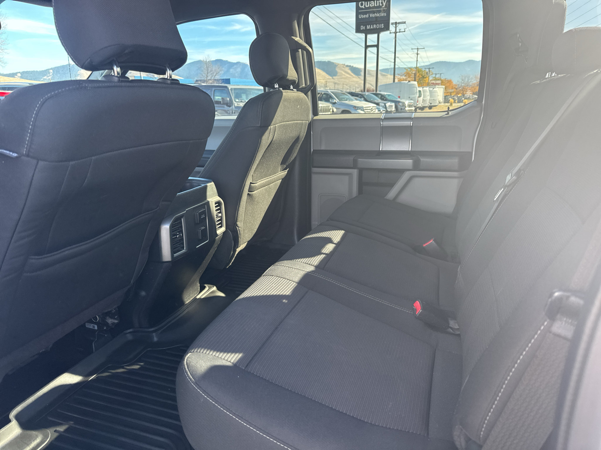 Used 2015 Ford F150 XLT w/ Equipment Group 302A Luxury AWD/4WD image 6
