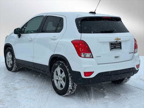 Used 2022 Chevrolet Trax LS w/ Tint and Cruise Package image 5