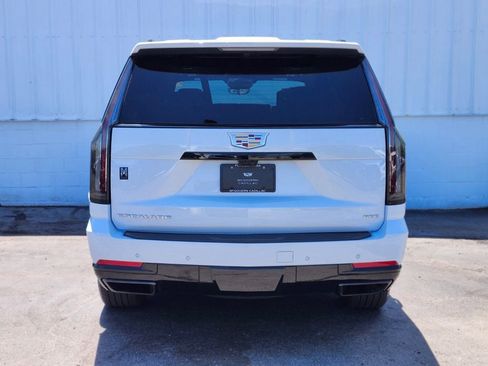 Certified 2026 Cadillac Escalade Platinum Sport w/ LPO, Floor Liner Package AWD/4WD image 4