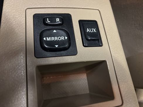 Used 2011 Toyota RAV4 4WD w/ Base L4 Extra Value Pkg image 18