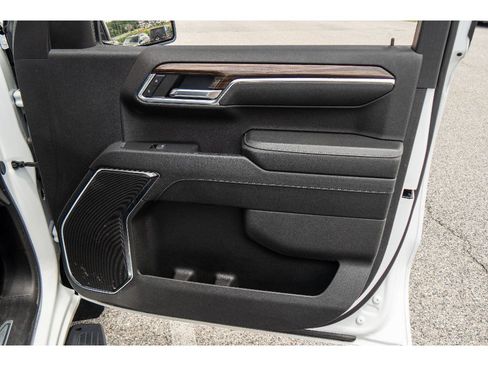 Used 2024 Chevrolet Silverado 1500 LT AWD/4WD image 16