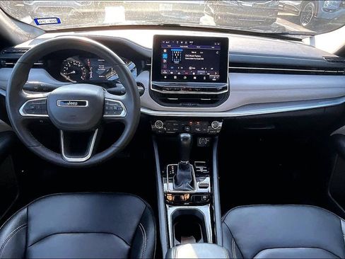 Used 2025 Jeep Compass Limited AWD/4WD image 7