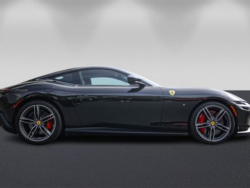 Certified 2022 Ferrari Roma image 2