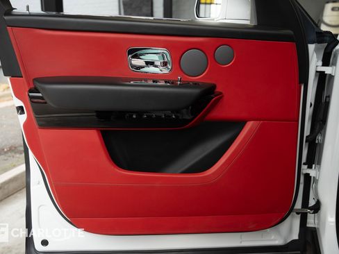 Used 2022 Rolls-Royce Cullinan image 19